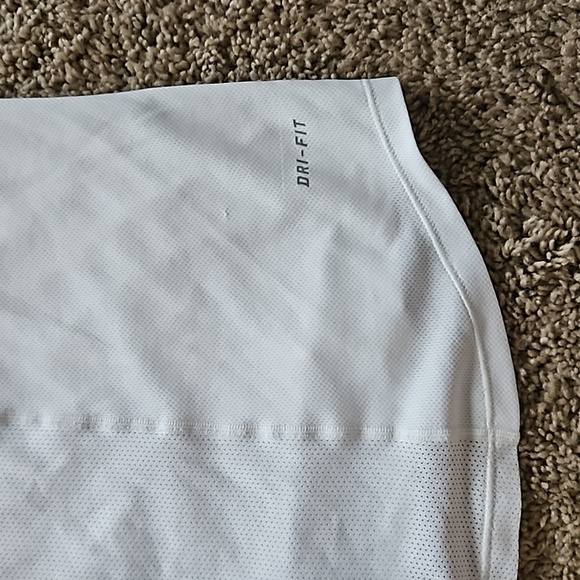 Nike white Dri-fit tank top, size XL - Picture 9 of 9